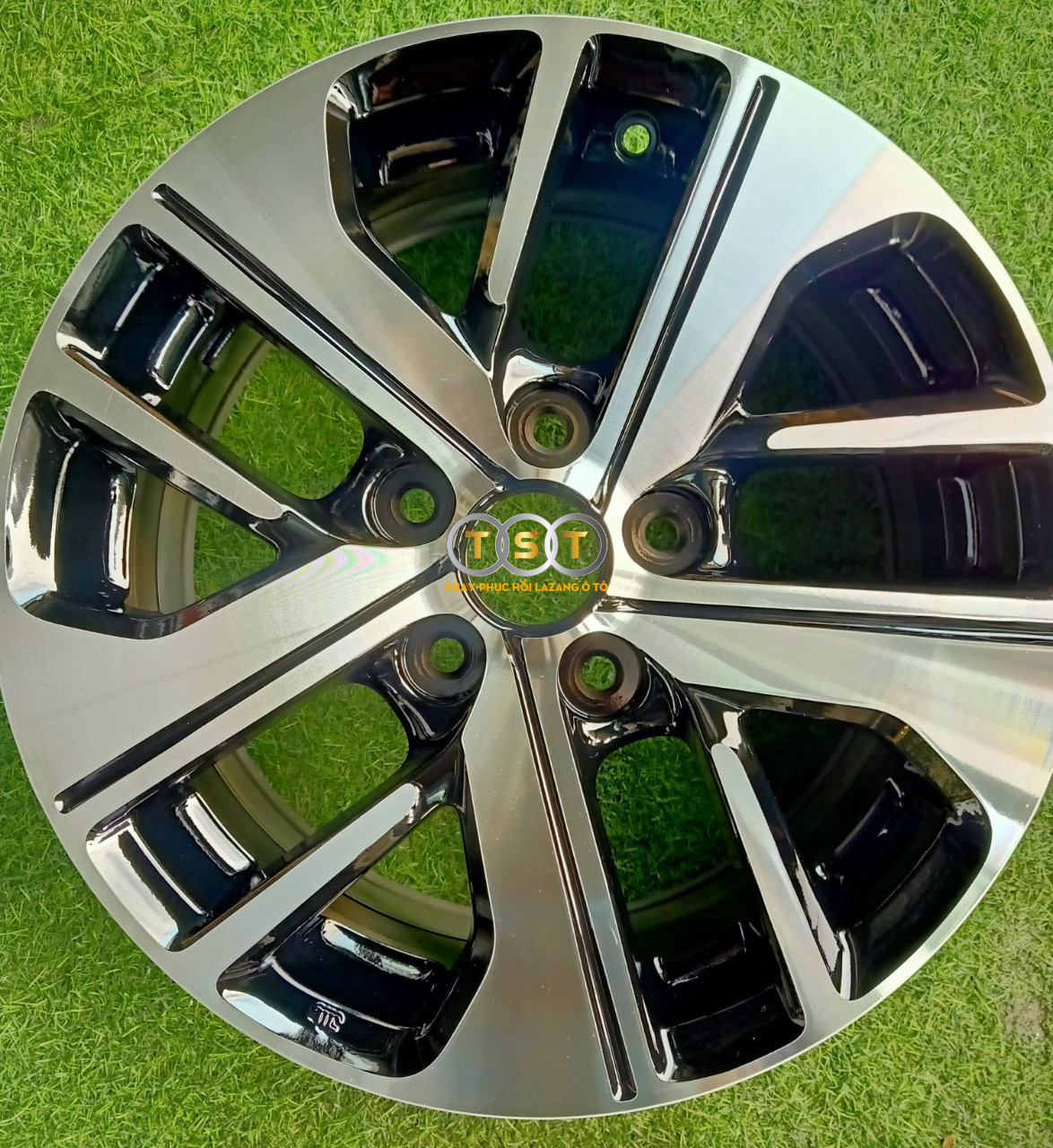 Phay Lazang Mitsubishi - 17 Inch