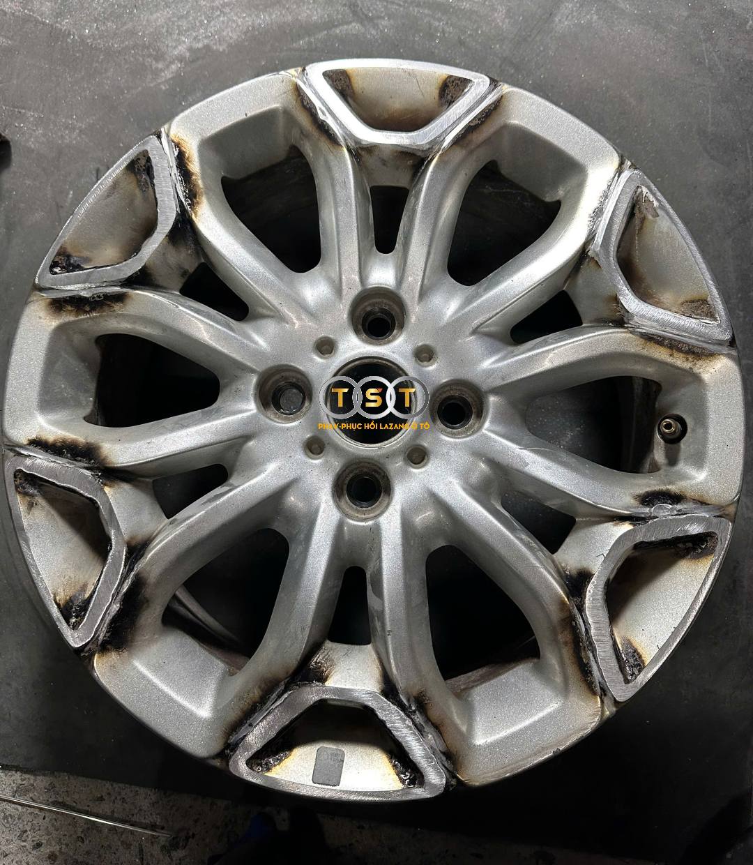 Sơn Lazang Ford - 16 Inch