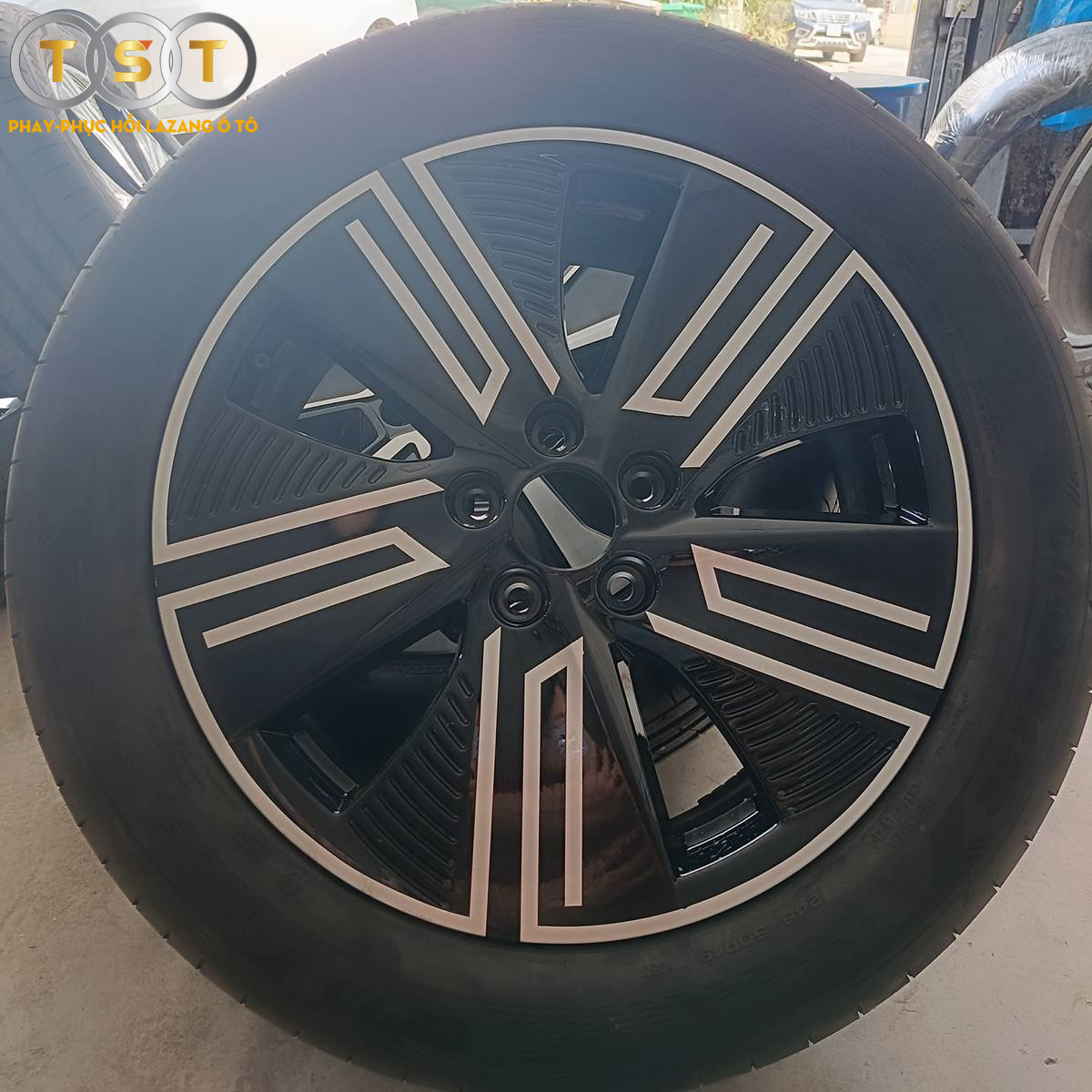 Sơn Lazang 2 Màu - Vinfast VF7