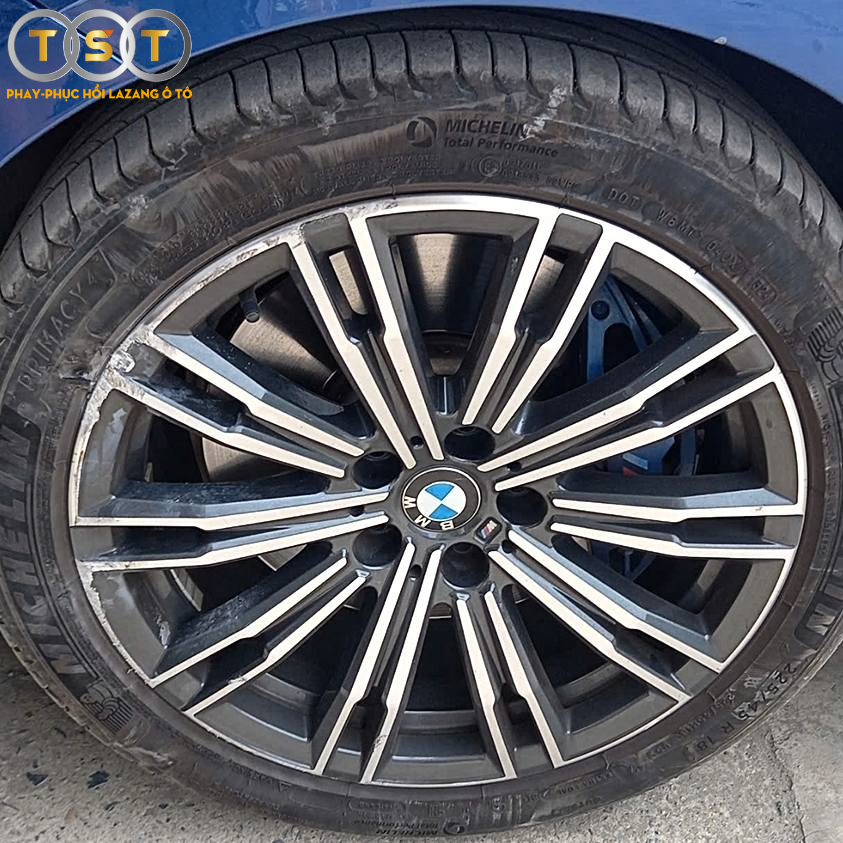 Phay Lazang BMW 330i - 18 Inch