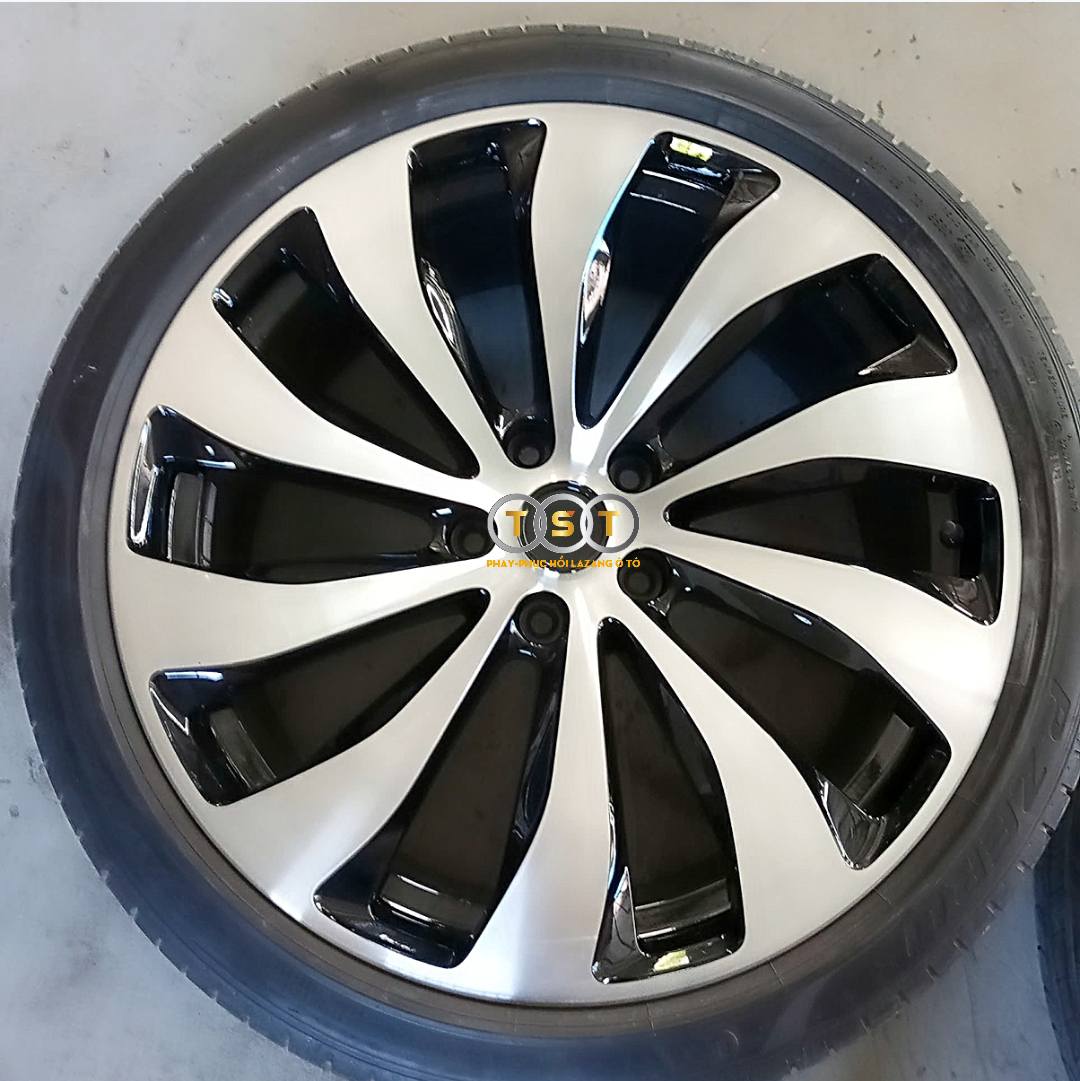 Phay Lazang Bentley Flying Spur - 22 Inch