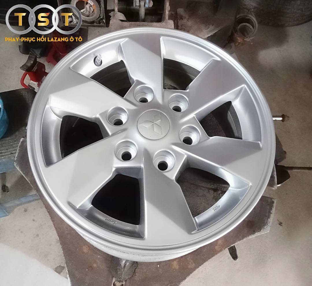 Sơn Lazang Mitsubishi Triton - 16 Inch