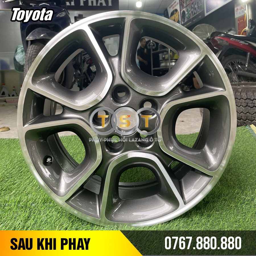 Phay Lazang Toyota Sienna (2011-2017) - 17 Inch