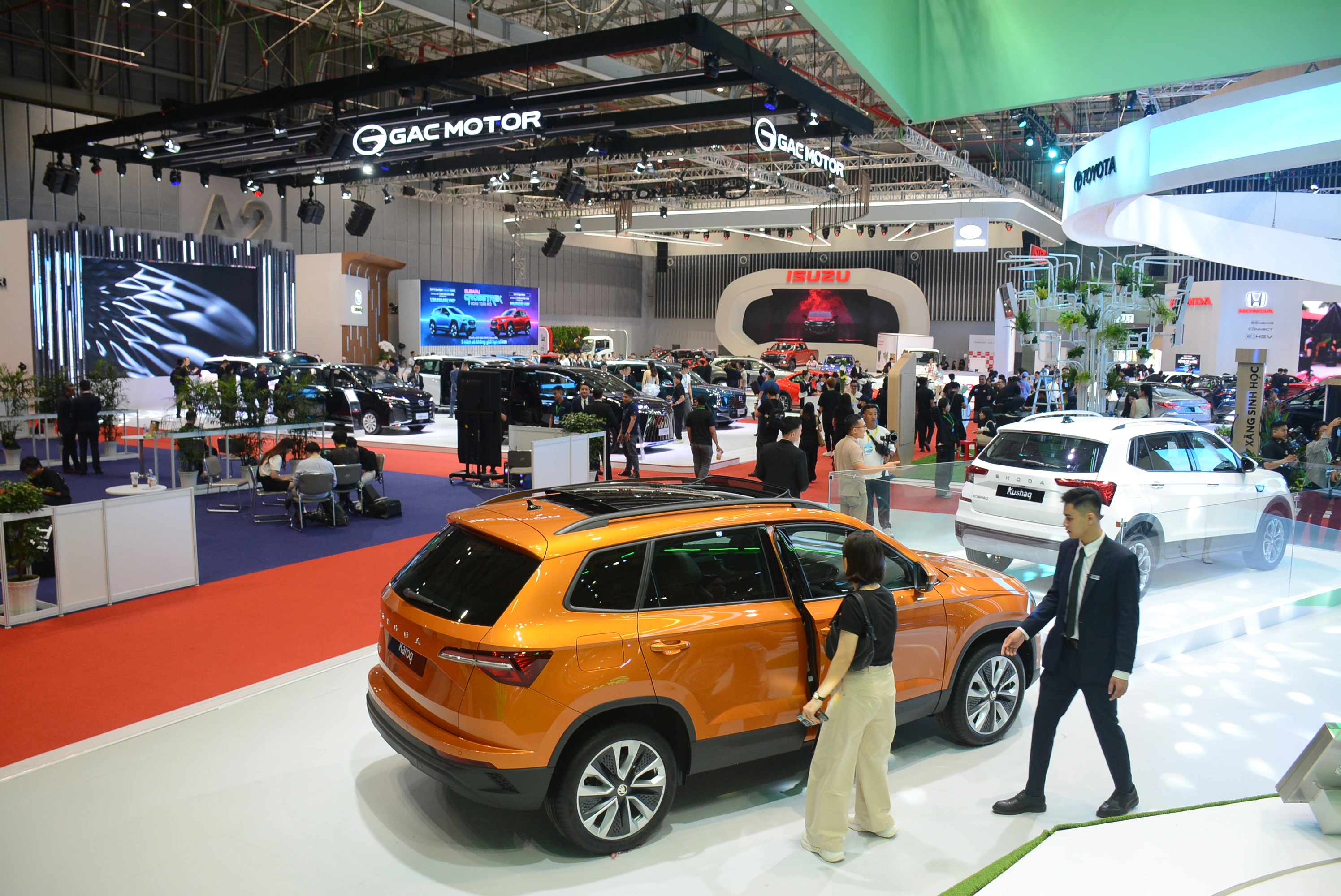 10 Thương Hiệu Ô Tô Bán Chạy Nhất Việt Nam 2025: Ai Đang Dẫn Đầu?