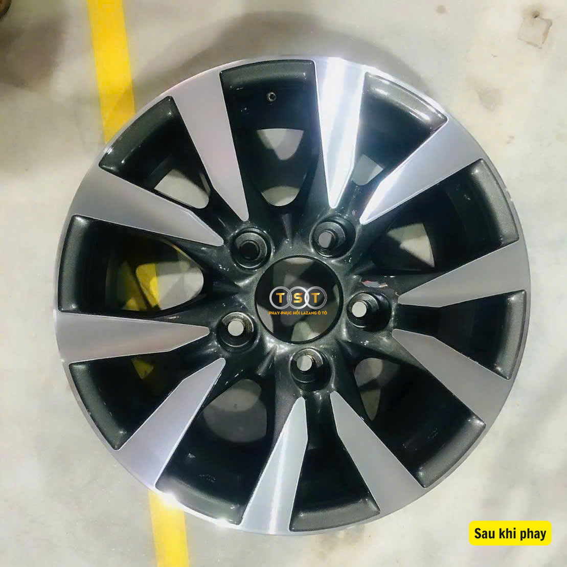 Phay Lazang Land Cruiser (Dòng 200) - 18 Inch