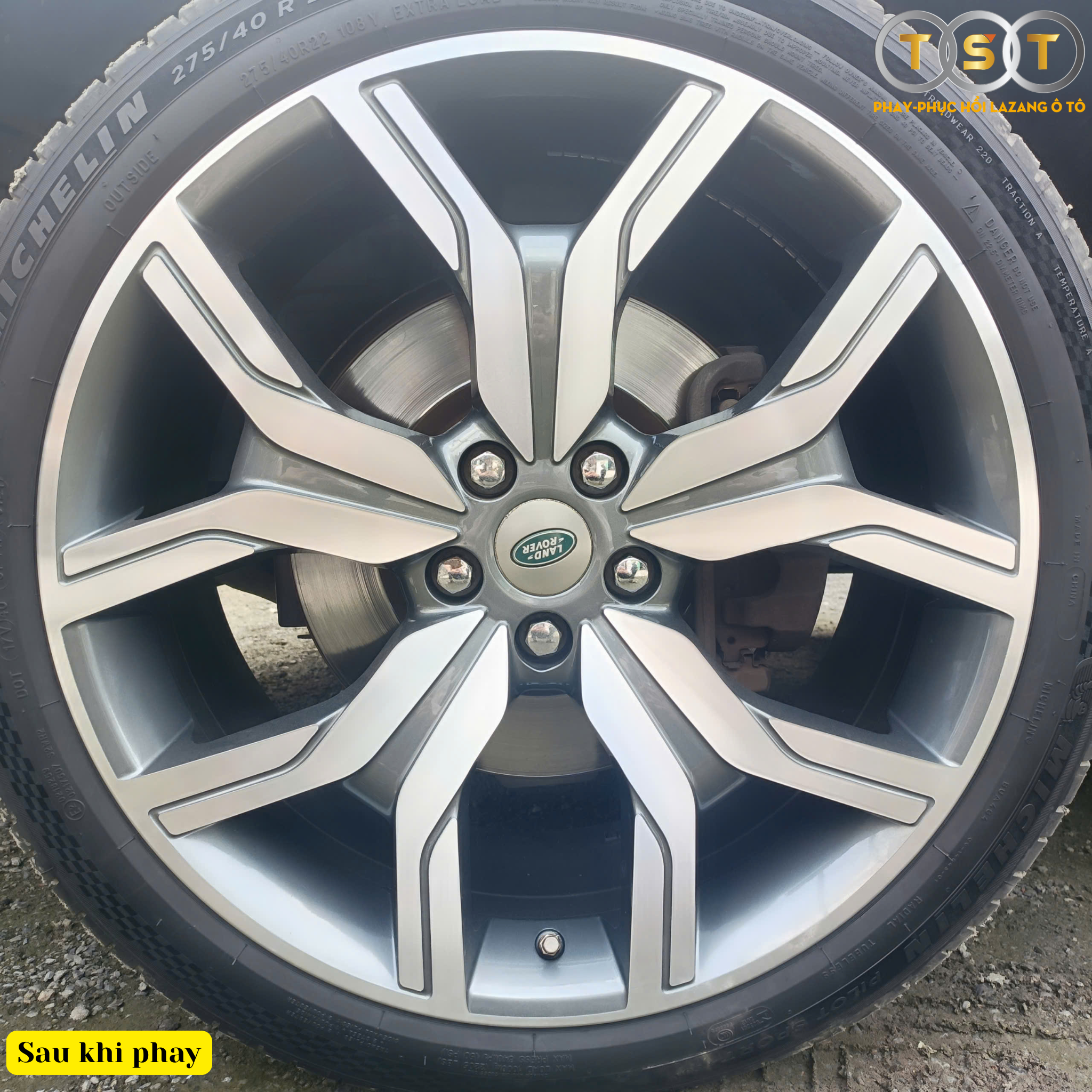 Phay Lazang Range Rover SV Autobiography