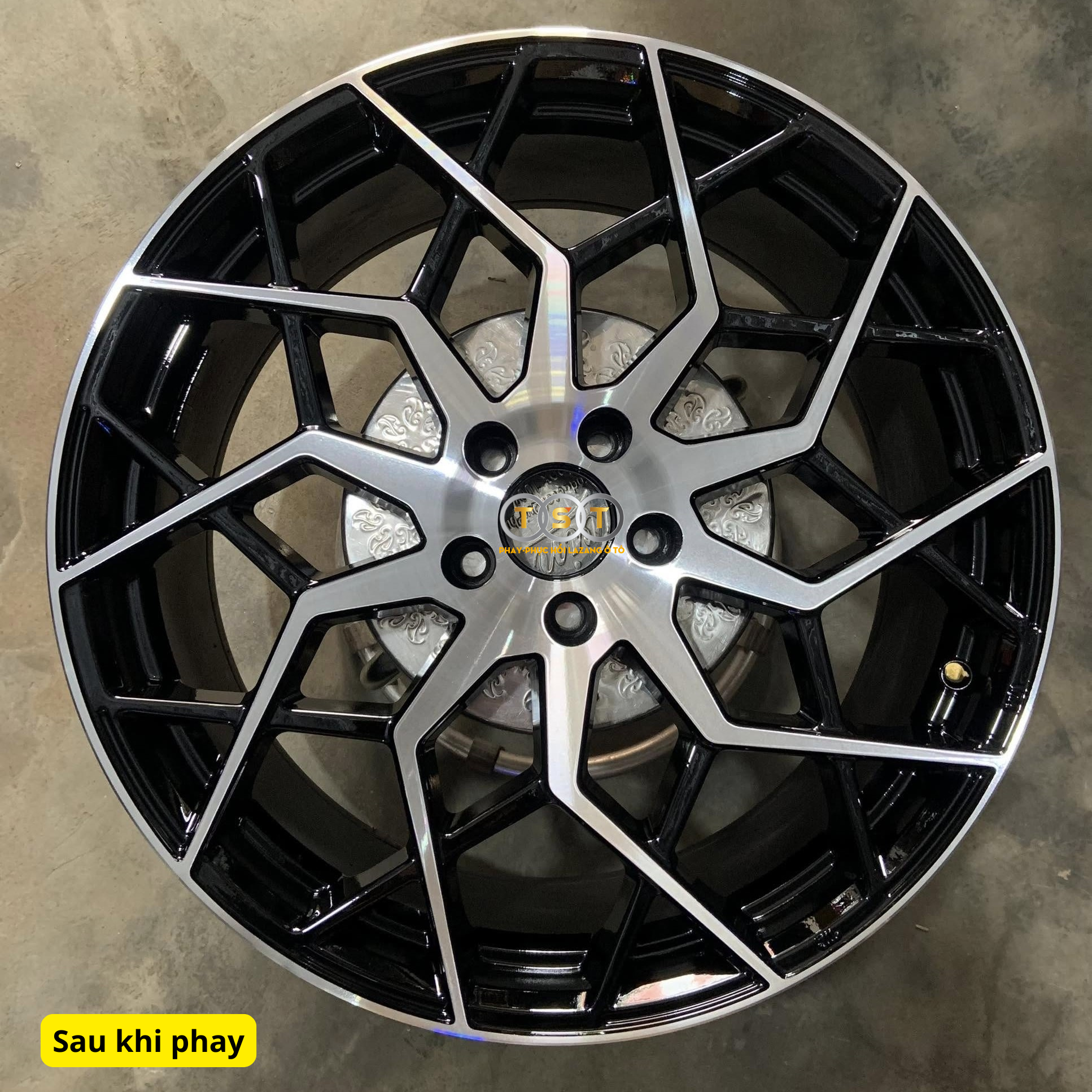 Phay Lazang Độ (Audi A6) - 18 Inch