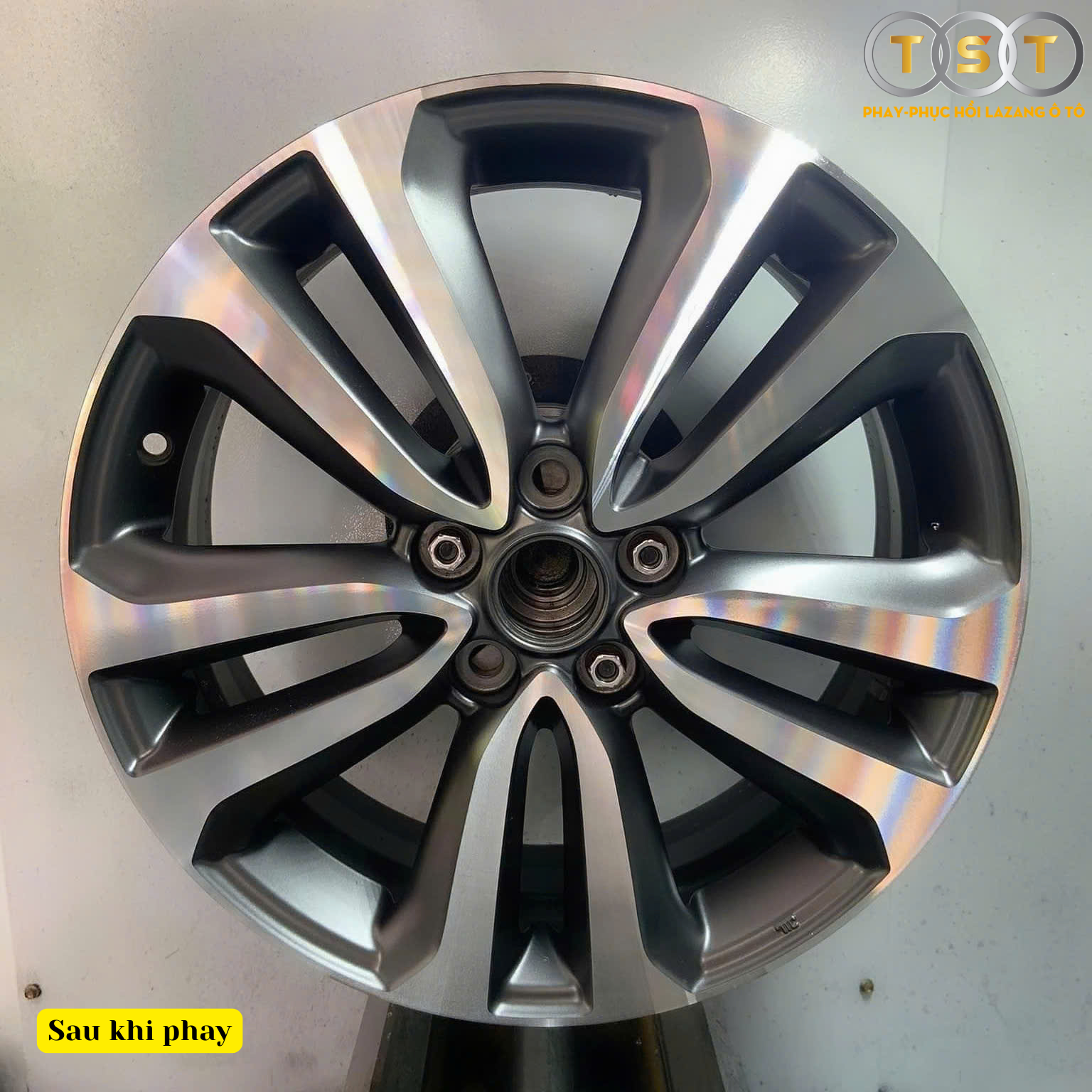 Phay Lazang KIA Sedona 2016 - 18 Inch