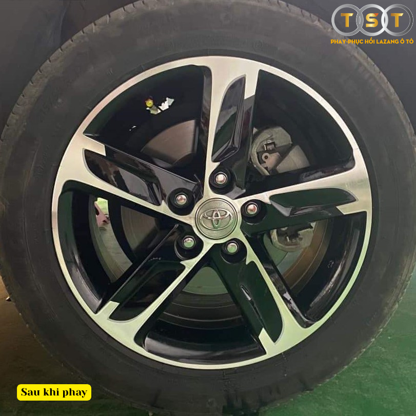 Phay Lazang Toyota Camry 2.5Q - 17 Inch
