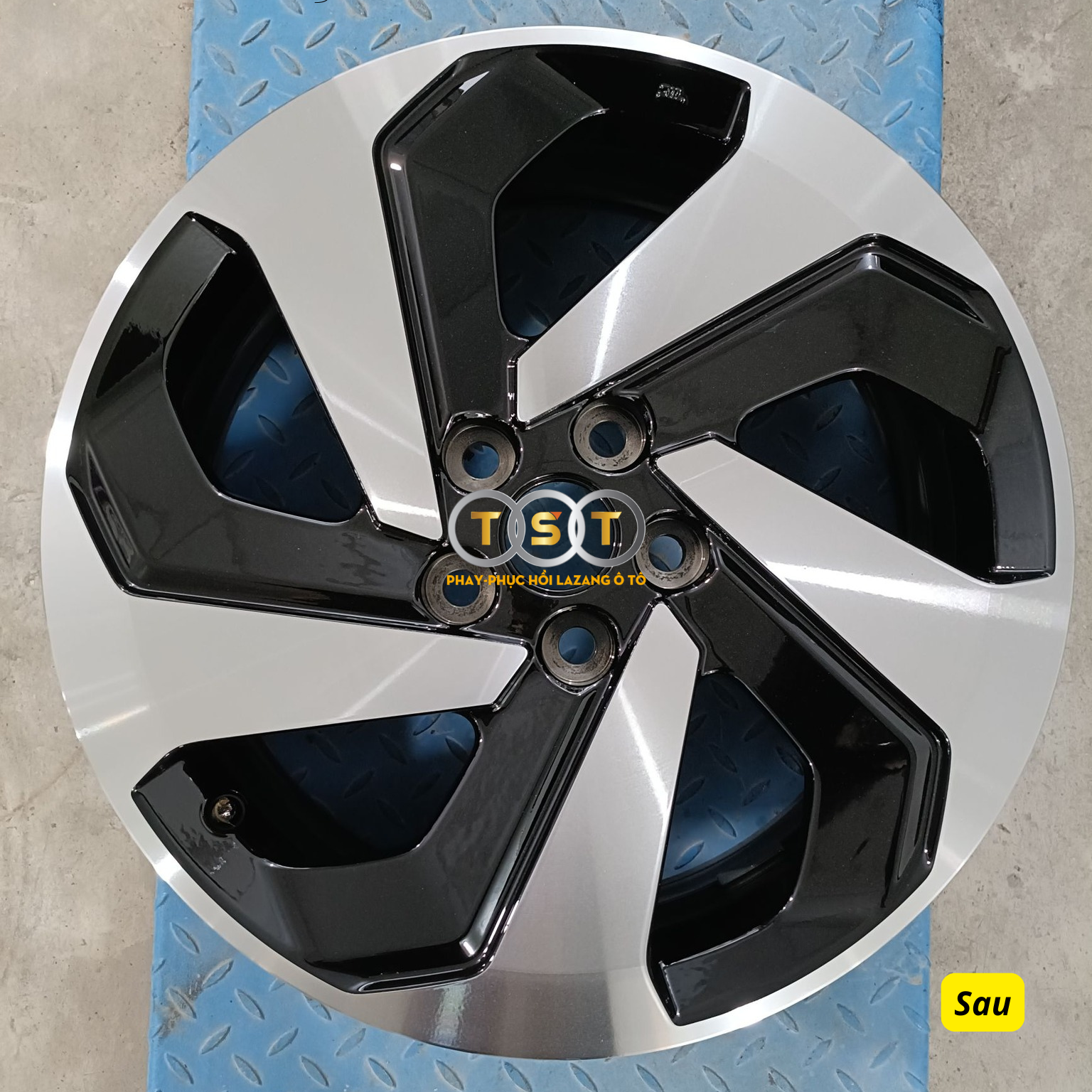Phay Lazang Mitsubishi XForce (2024-2025) - 18 Inch