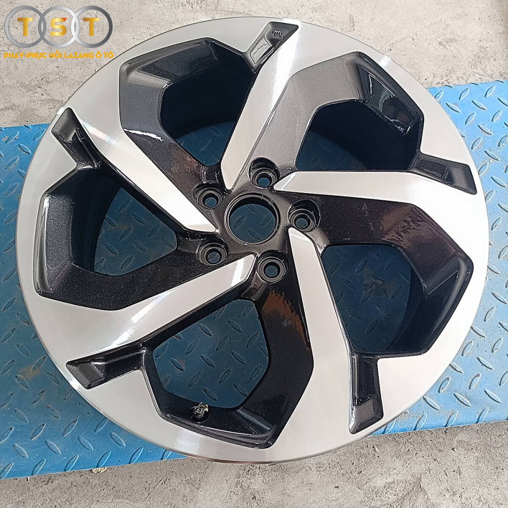 Phay Lazang Subaru Forester (2022-2024) - 18 Inch