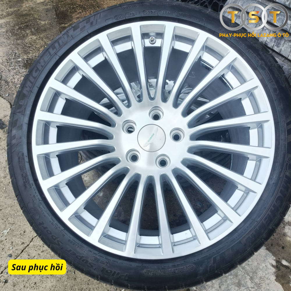 Phay Lazang Aston Martin Rapide (2010-2019) - 20 Inch