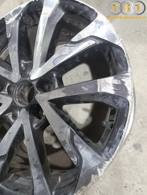 Phay Lazang Toyota Cross - 17 Inch