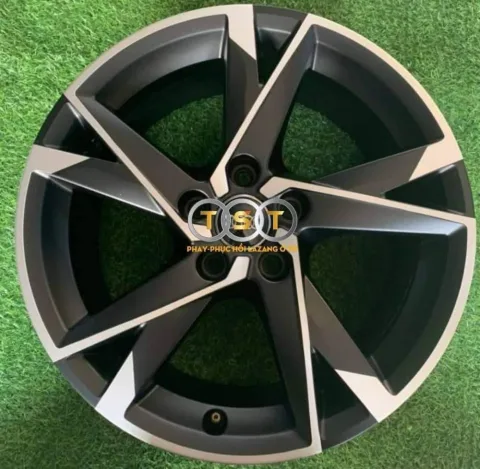 Phay Lazang Audi A4 (2018) - 17 Inch
