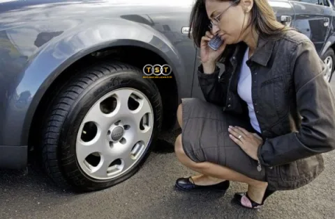 3 Cách Xử Lý Khi Bị Nổ Lốp Xe Ô Tô. Lưu Ý Bảo Hiểm.