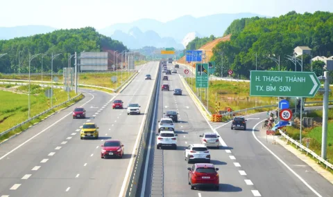 8 Kinh Nghiệm Lái Xe Cao Tốc Giúp Bạn Luôn An Toàn